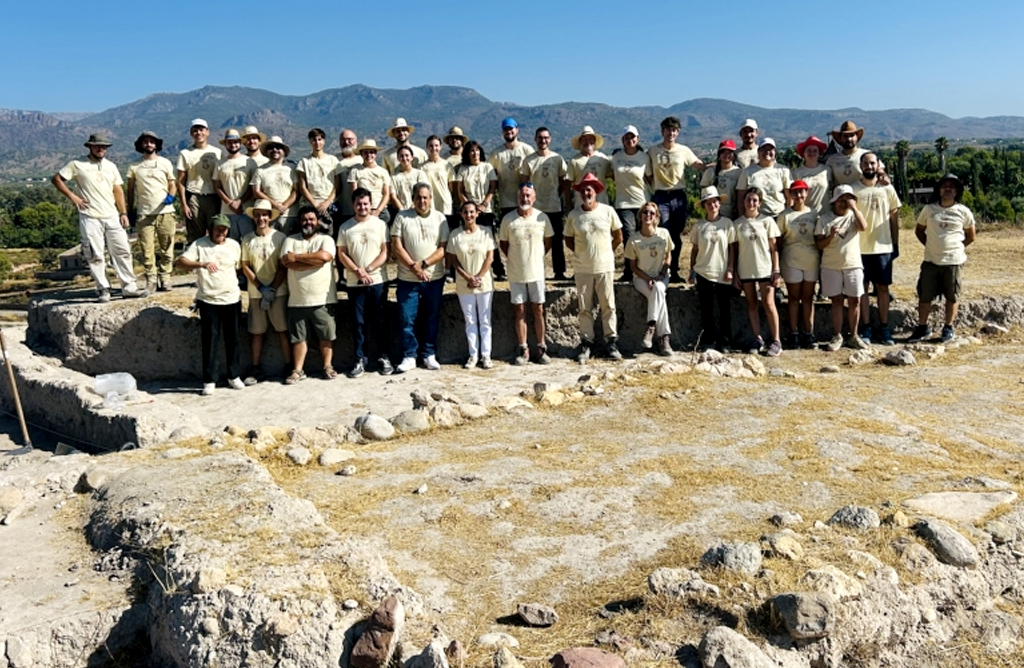 Casi una treintena de voluntarios han participado en el XIII Campo de Trabajo de Las Cabezuelas
